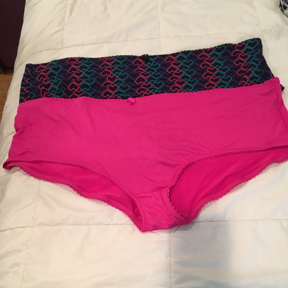 LOVE AFFAIR UNDIES IN HOT PINK & HEARTS, 2PK. SIZE 6X. NEW, NEVER WORN.